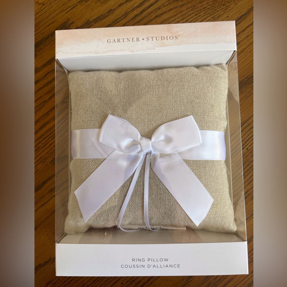 💍Gartner Studios Cousin D’Alliance Ring Pillow💍